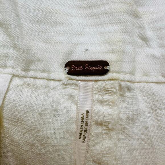 Free People Off White Women’s Tie Waist Pleated Shorts - Picture 5 of 7